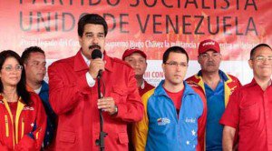 RConfidencial's tweet photo. VIDEO : Maduro le grita para intimidarlo y este dirigente del PSUV le responde (VTV) https://t.co/23Xa9zy4od https://t.co/l3G7gkEBud