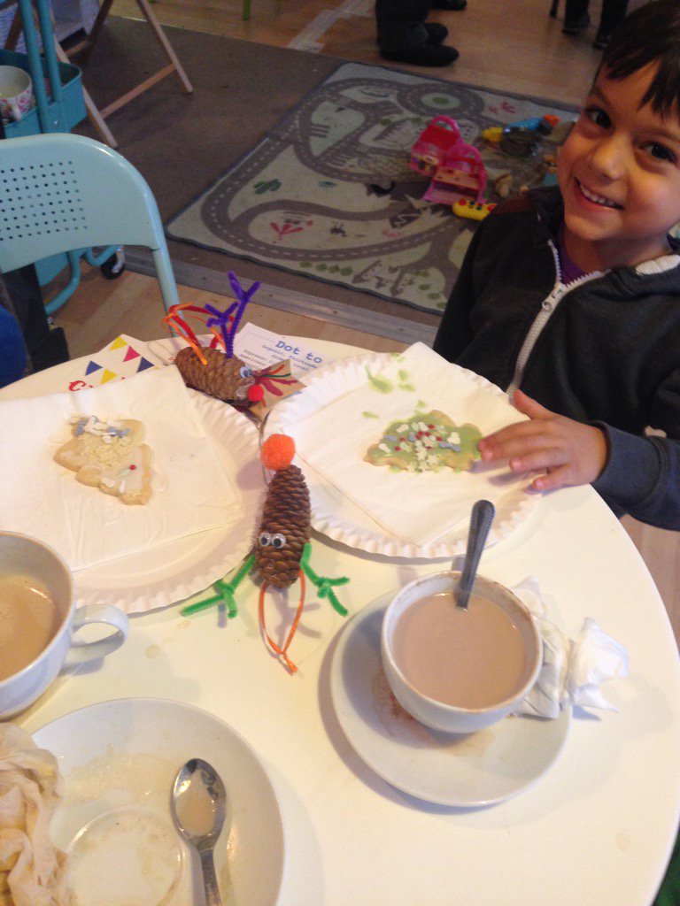 WaddlenJam's tweet photo. Crafty fun at Dot to dot @ORhapsode https://t.co/NTRfwrhCX8