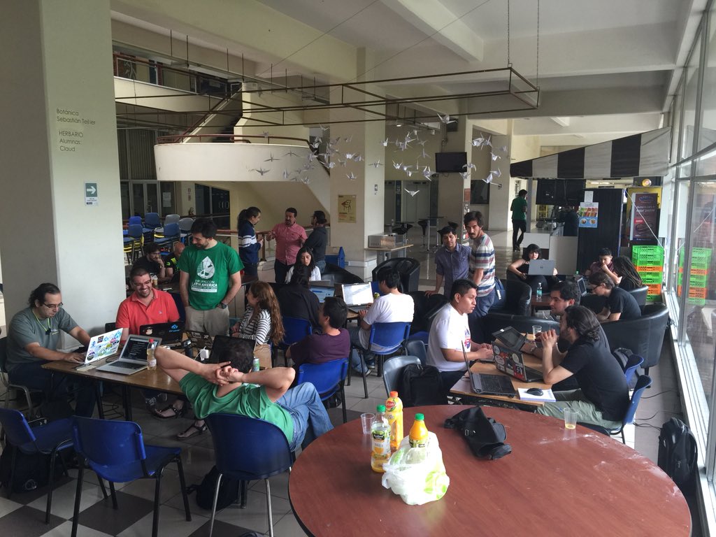 drupalcl's tweet image. 27 drupaleros instalando @drupalconsole en el #DrupalCampChile2015