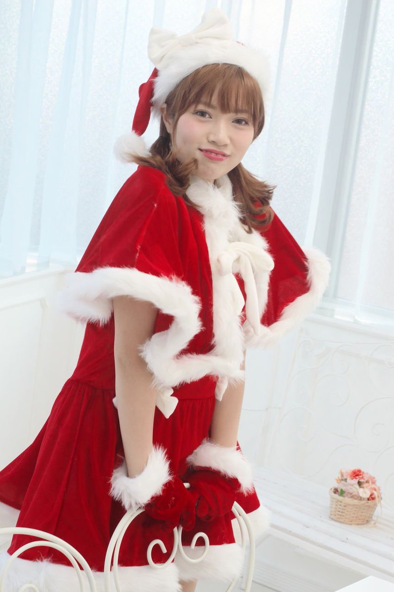 supersumoman's tweet photo. meiさん。　
定番サンタコス。
#candyparade #CheekyParade https://t.co/h7OrgZk5wI