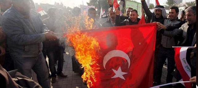 suatkilic's tweet photo. IŞİD'den ödlek ödlek kaçanlar Bağdat'ta Türk bayrağı yakıyor. 600 yıl namusunuzu koruyan bayrak O. Yakın arsızlar! https://t.co/g4n5ye73Vw