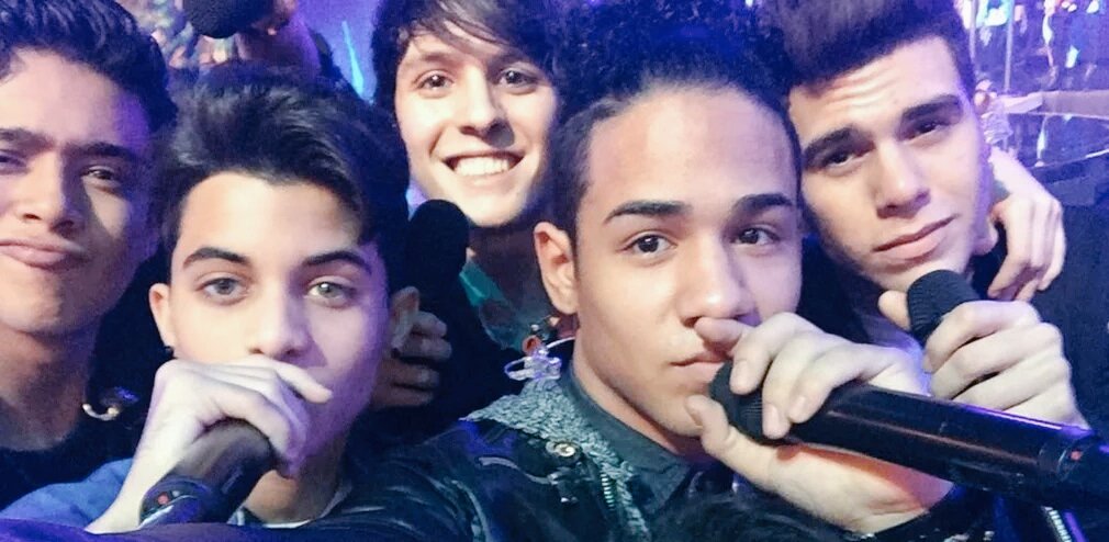 Rosy2703's tweet photo. Ellos son #LaBandaFINAL son los mejoresss😘😘😘😙😙😙😙👌✌😉😉😉💖 https://t.co/2ZYREh1y2o