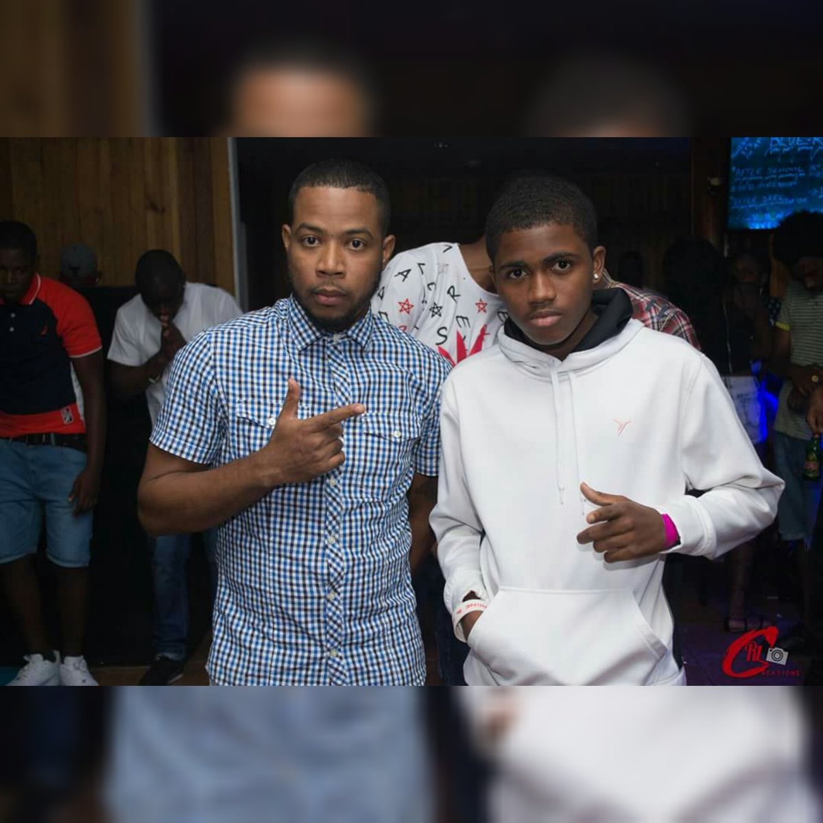 SelectaStarstr4's tweet photo. #vibeslastnight #schoolafterhrspt3 #majorchris #Rushboss #starstruck #shelldownbosses #infinitysounds #redline https://t.co/OILEbS0YLM