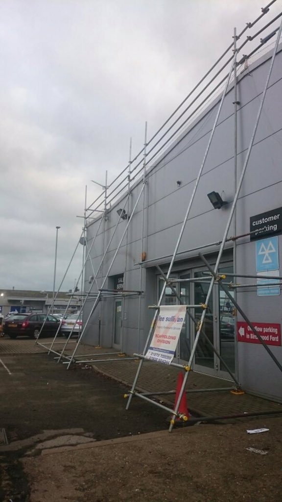 LeeSullivanLtd's tweet photo. Scaffolding up for @KANDS10 at @SKODAUK garage in #Eastbourne https://t.co/n5LUXzsSfr