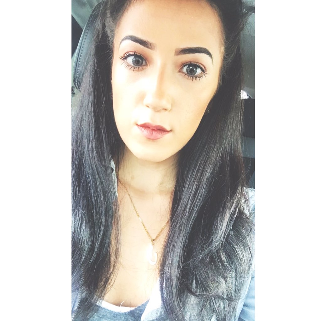 Ayda_Makou's tweet photo. Hairs growing grey #college #poststress 😅 https://t.co/NigL5T3zdc