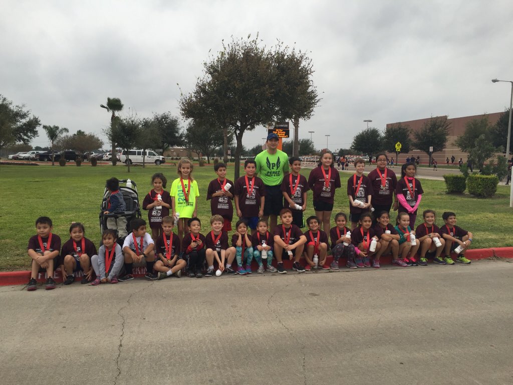 McAllenISD's tweet photo. Wow! We're so proud of these kids! Awesome! @CityofMcAllen #ForScott #McAllenMarathon https://t.co/lRquypXG3B