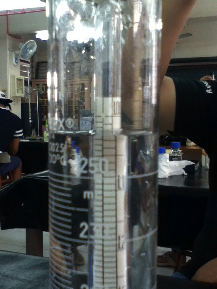 paulcabio's tweet photo. Earlier.. Measuring Salinity using a Hydrometer. #ChemOce https://t.co/77Oldy8XMo
