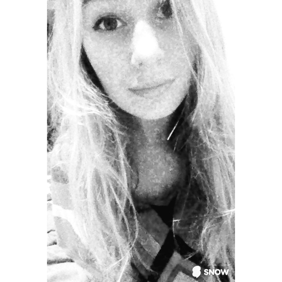 charln41's tweet photo. #blonde #Hair #girl https://t.co/a5ysiuAXiU