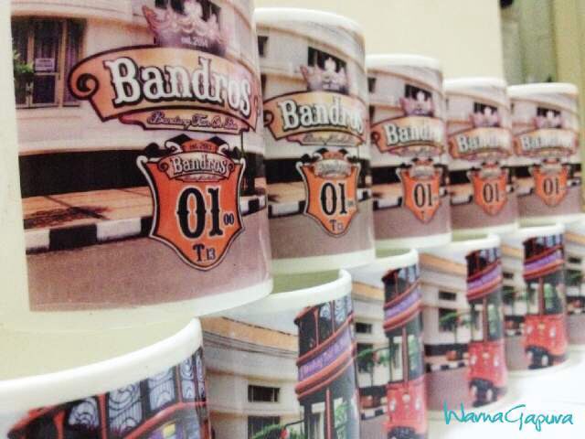 Merchandise BANDROS
<a href="/BusBandros/">Bandung Tour On Bus</a> 
 @GaleriUKMBdg 
#mugbandros
#merchandise