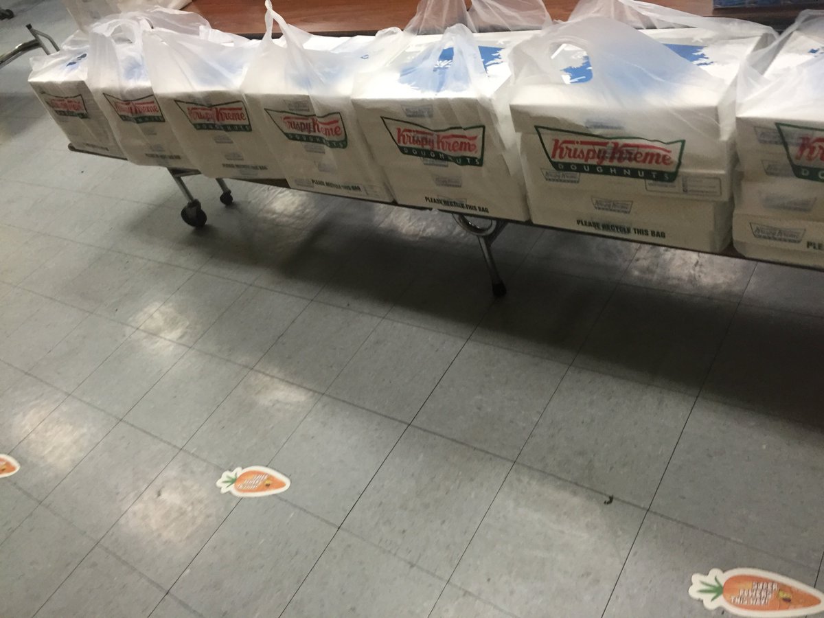 FosterCUSD's tweet photo. Our attendance party was “dunking donuts” this month! #comptonrocks https://t.co/qxxoCaz0ZS
