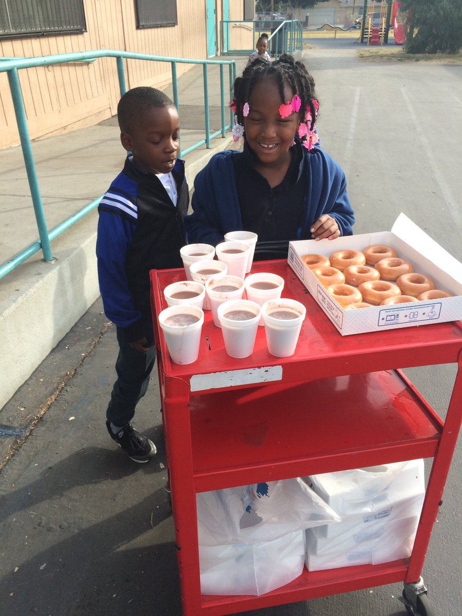 FosterCUSD's tweet photo. Our attendance party was “dunking donuts” this month! #comptonrocks https://t.co/qxxoCaz0ZS