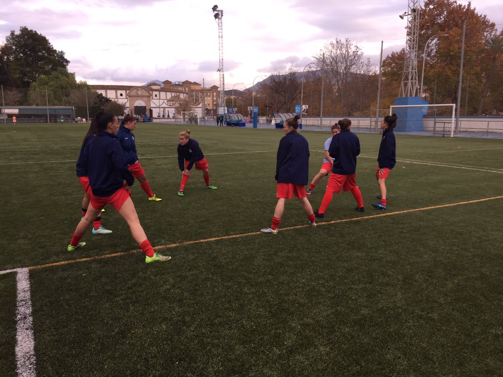 CDELPALOFEMENIN's tweet photo. A pocos minutos de comenzar el partido los dos equipos calientan! https://t.co/ihZ6Mwk1zN