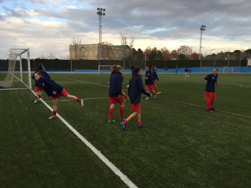 CDELPALOFEMENIN's tweet photo. A pocos minutos de comenzar el partido los dos equipos calientan! https://t.co/ihZ6Mwk1zN