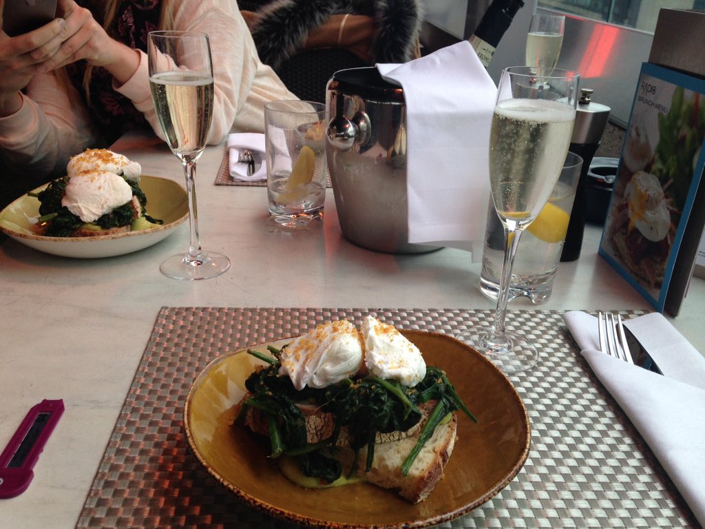 reddabel's tweet photo. Fab #leanin15 brunch @radioatmelondon - naughty bottle of prosecco with @oohmsgrace &amp; @hannaj90 https://t.co/x9WA9jKy7w