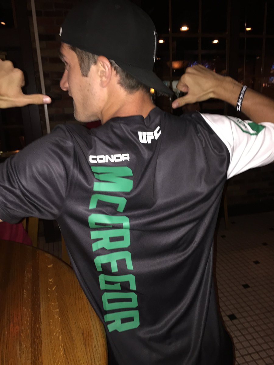 TheCageBomb's tweet photo. UFC 194 Preview - "The Biggest Fight in UFC History" https://t.co/cNRoL9GL7Z. #TheCageBomb #UFC194 https://t.co/ZuC1gzLOkA