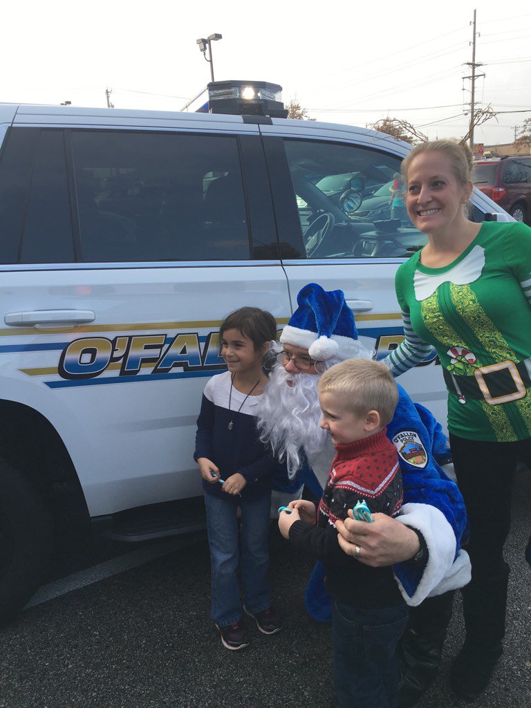 rchamber5's tweet photo. Cocoa with a cop this morning at our Laura hill. #bringingcoffeeback #tobeapartner https://t.co/QhIbgeLC4R