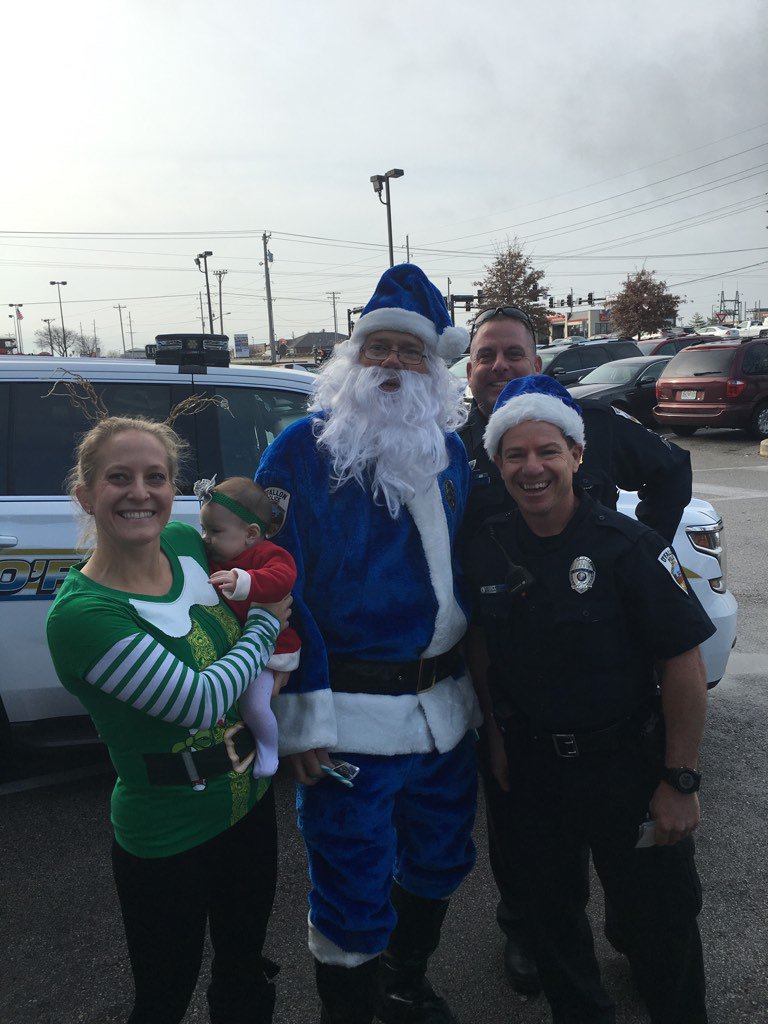 rchamber5's tweet photo. Cocoa with a cop this morning at our Laura hill. #bringingcoffeeback #tobeapartner https://t.co/QhIbgeLC4R