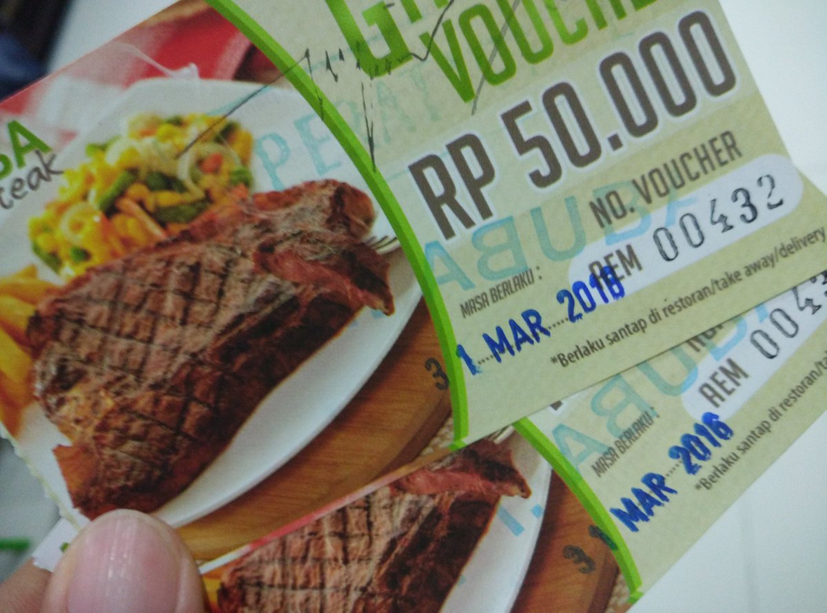 BdgCulinary's tweet photo. Hadiah kontes #ABUBAWagyuFest sudah keterima.. Yayyy!! thanks @abubasteak_ https://t.co/7cwuofAZ4S