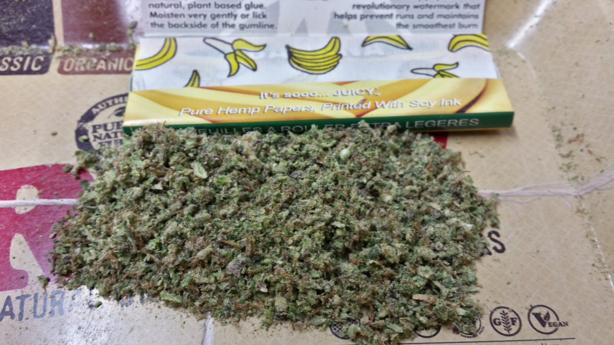 LittleTreeWeed's tweet photo. #iBakeDenver is a Members only Pipe &amp; Tobacco shop you can smoke #weed &amp; #dab in. 
https://t.co/6nKoOdIiaR https://t.co/8E2hiVif0x