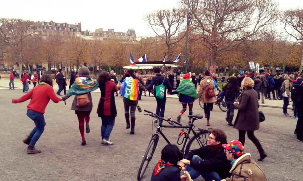 FYEG's tweet photo. #YoungGreens from Greece, Serbia, France, Austria, Turkey, Czech Rep, UK dancing for climate justice under Eiffel t! https://t.co/LfRyOR64iq