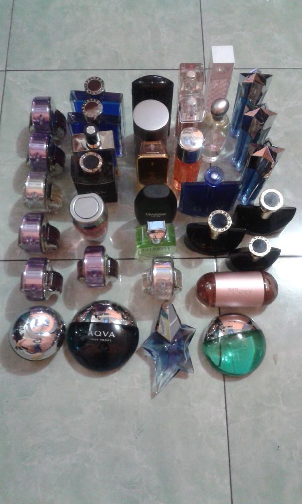 lidyayeni30's tweet photo. Ready smua mereck parfume original rijeck. Hrga mumer... dan bergaransi.. https://t.co/1tz38xOIVP