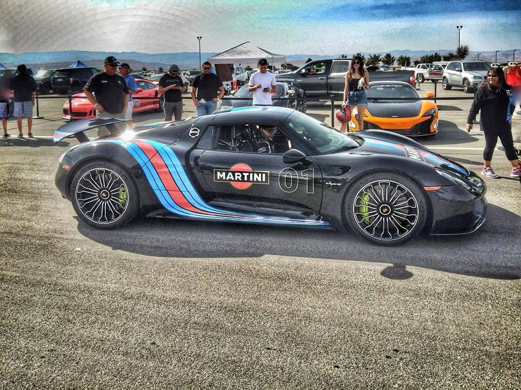 OnlyCarrera's tweet photo. Porsche 918 at #shiftsector #martiniracing #918 #porsche918 #porsche https://t.co/mXafp31xe2