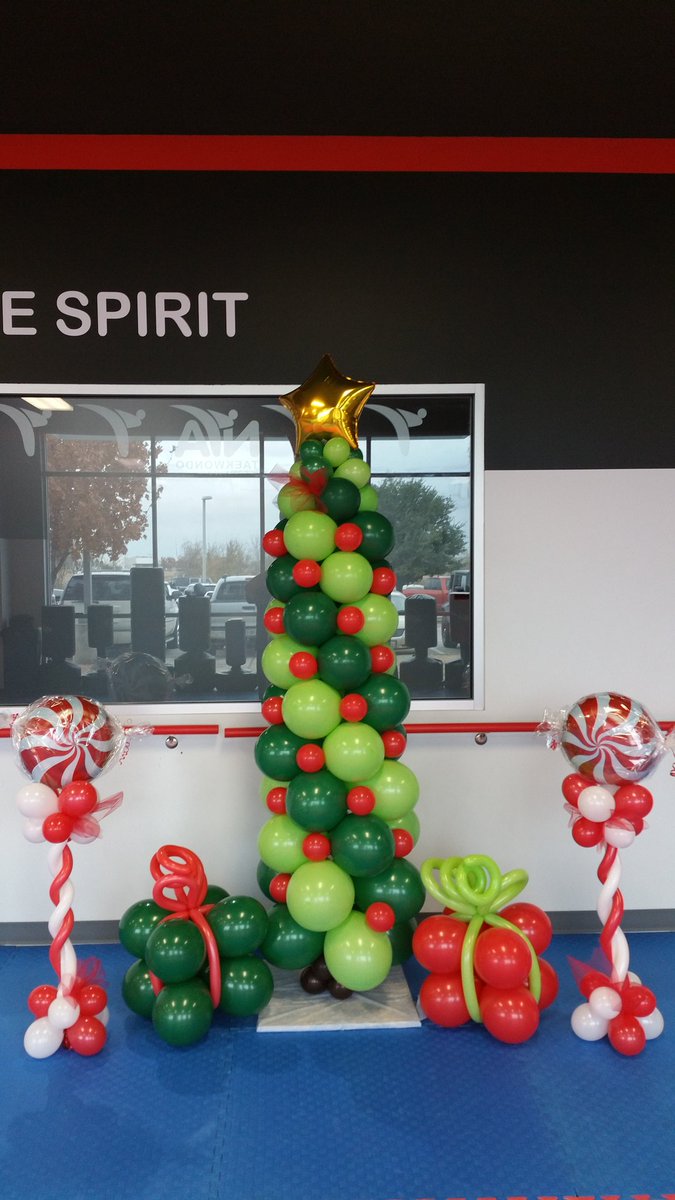 FriscoParty's tweet photo. #friscopartystat #balloonsdallas #christmasdeco #ntafrisco https://t.co/IATfqIJjM8