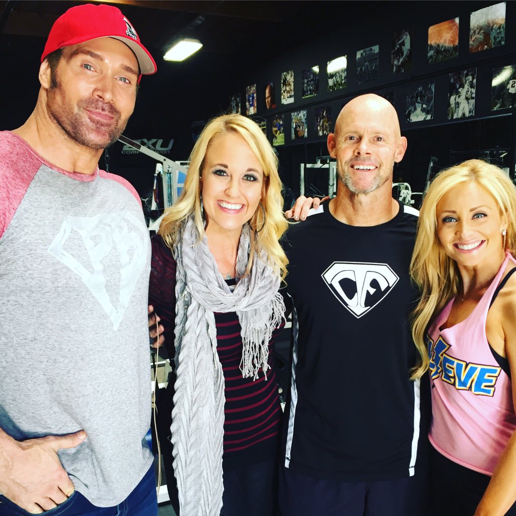 alliewagnertv's tweet photo. Me and my friends.. @carneykicking @lisa.remillard @mikeohearn #unbootcamp #workout #doyouworkoutbro #gladiator https://t.co/LYCOva24tf