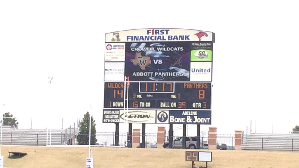 ABC13CourtneyC's tweet photo. HS Football 6 Man Div I: Crowell 14 Abbott 8--HALFTIME #BCHScoreUpdate #sixman #txhsfb π https://t.co/AqiUHwhKZj