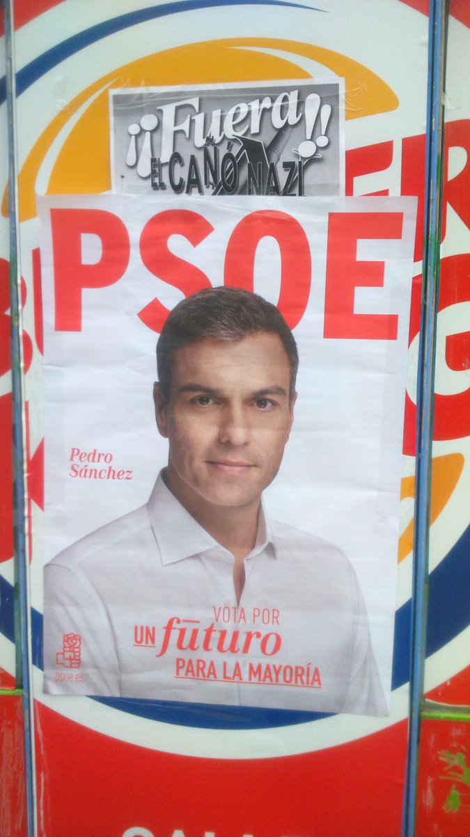 PCEFuencarral's tweet photo. El @PSOEfuencarral muy comprometido con la memoria histórica en el distrito: tapando carteles contra el caňon nazi https://t.co/b1IusBXAu6