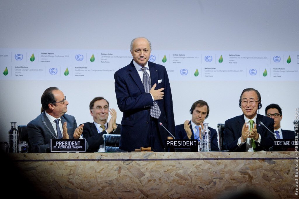 COP21's tweet photo. Suivez en direct le Comité de Paris à 17h30 https://t.co/b8Ce974Td8 #COP21 #AccordDeParis https://t.co/Jqz34wzkvn