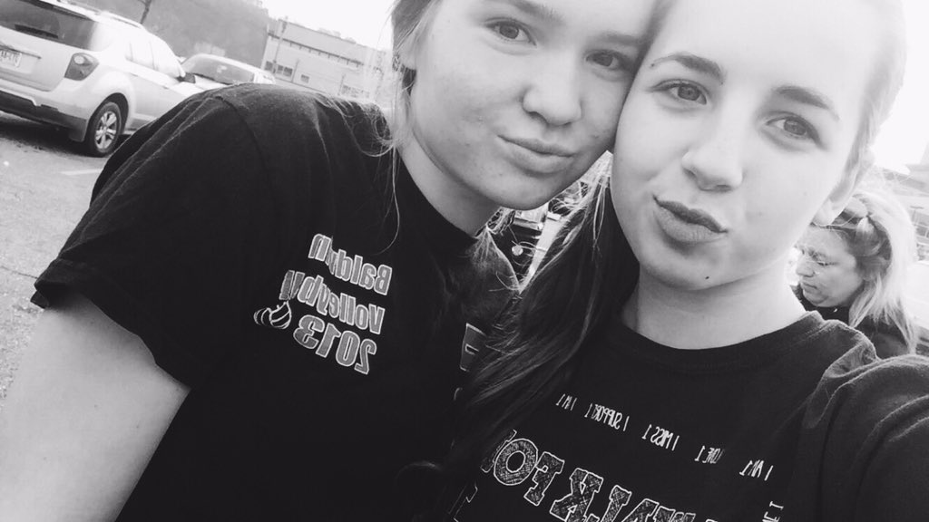 Jones_MtLHS's tweet photo. @bhsolympics Maybe not FREEZIN' but still for a REASON! #PolarPlunge #BHSSpecialOlympics https://t.co/WV5npbQ03g