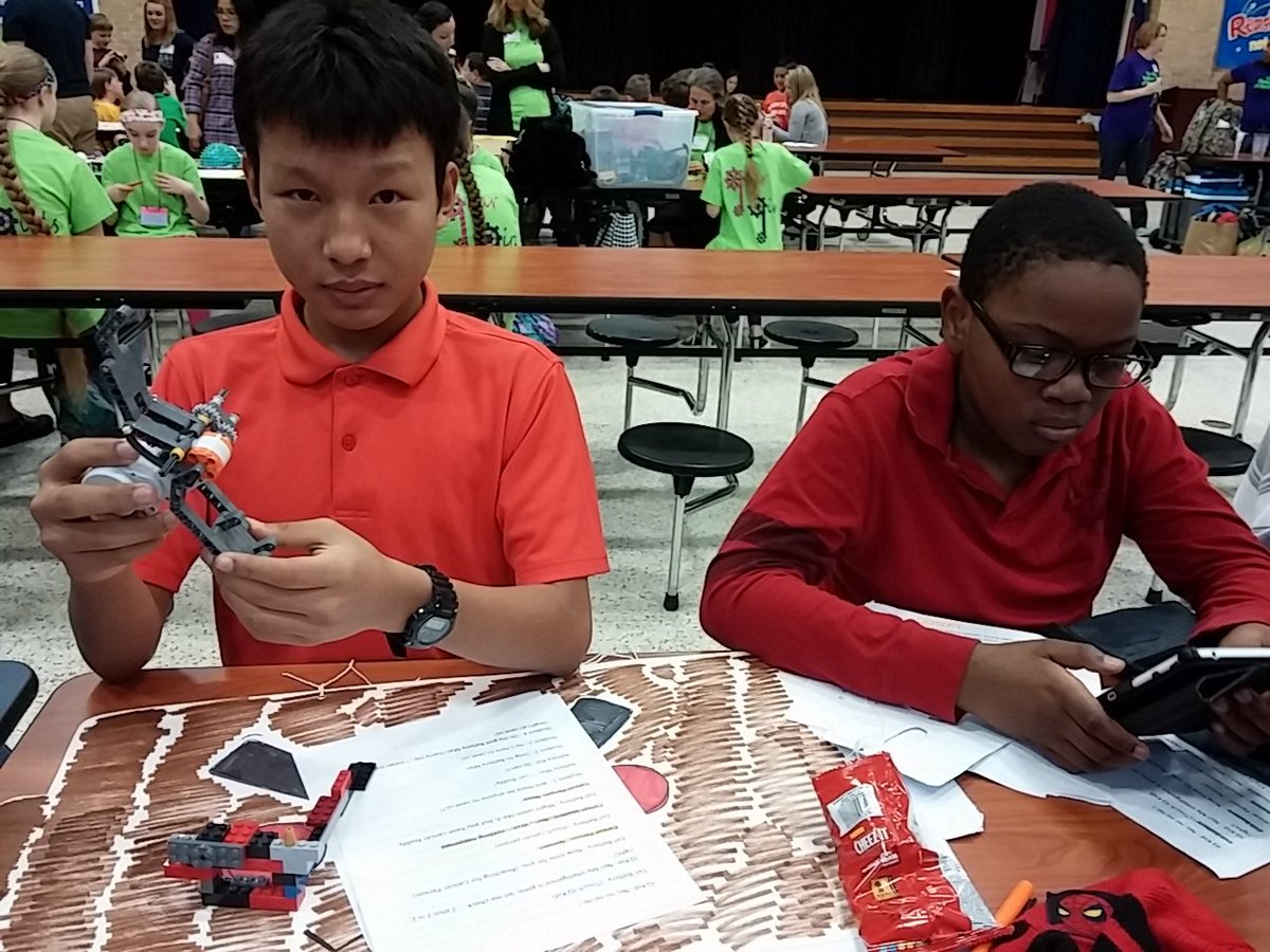 ODMSrobotics's tweet photo. ODMS Robotics Team Qualifier at Olle MS @ODMSrobotics @ODMSMustangs. #FLLHouston #robotlove https://t.co/2AlR0LvqfV