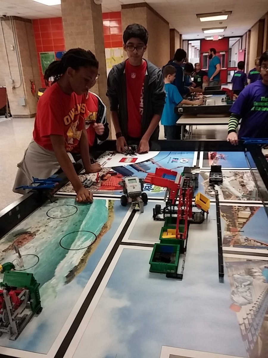 ODMSrobotics's tweet photo. ODMS Robotics Team Qualifier at Olle MS @ODMSrobotics @ODMSMustangs. #FLLHouston #robotlove https://t.co/2AlR0LvqfV
