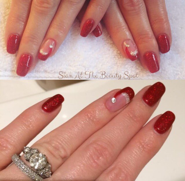 SianWooldridge's tweet photo. Loved doing these pretty Christmas nails for @mrssophsmith 🎅🏼@BiosculptureGB #notd #festivenails https://t.co/nsB4PBvWwO