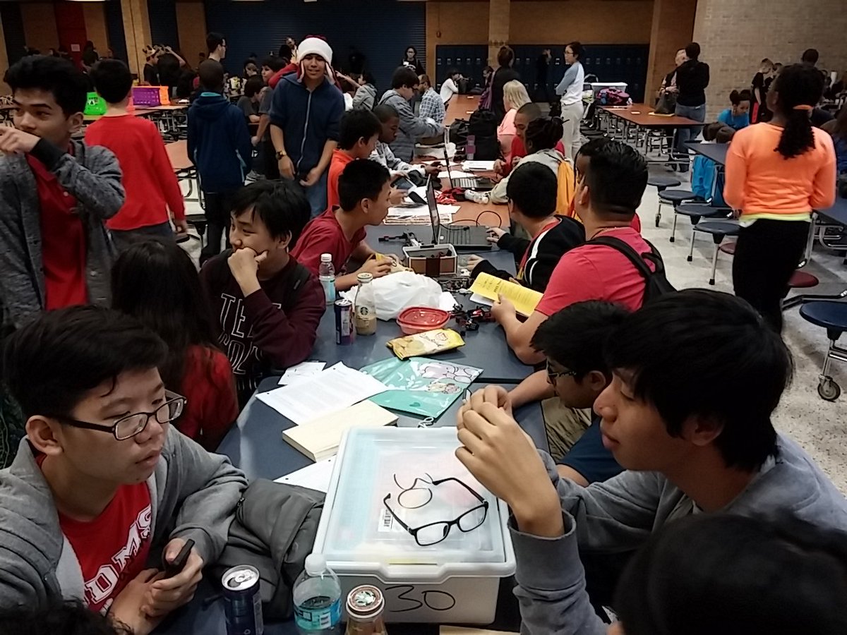 ODMSrobotics's tweet photo. Mustangs at FLL Qualifier @AliefCTE @ODMSrobotics @ODMSMustangs @HCCSTEM https://t.co/I5lcWZ9eMm