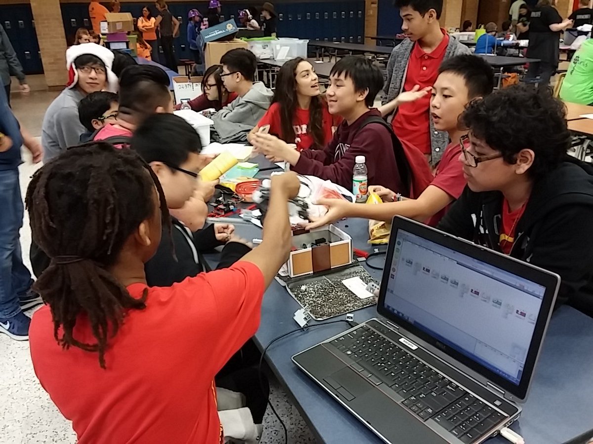 ODMSrobotics's tweet photo. Mustangs at FLL Qualifier @AliefCTE @ODMSrobotics @ODMSMustangs @HCCSTEM https://t.co/I5lcWZ9eMm