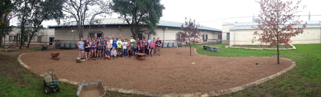 myDSHSnews's tweet photo. DSHS has a renovated courtyard thanks to the hard work of these students from #mydshs, #pals and #interact. #service https://t.co/Fpxn0VRWxK