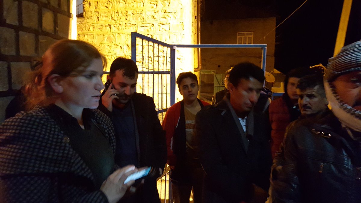 Veliencu's tweet photo. HDP Şırnak m.vekli @FerhatEncu ile birlkte Andaç köynde,katlediln Hurşit Ölmez ve Macit Ölmez'in cenazlrni bekliyorz https://t.co/VNOIoJBoRT