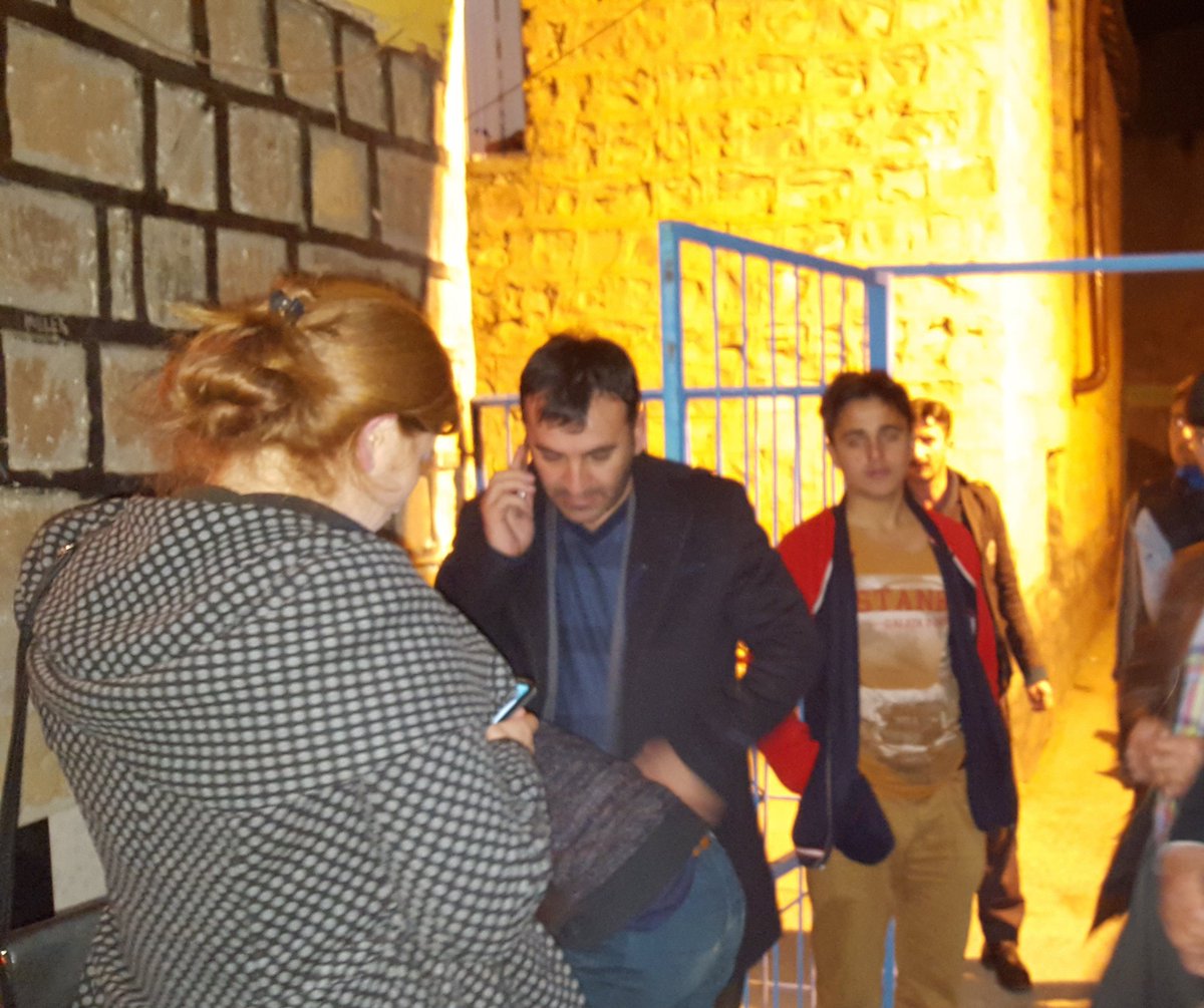 Veliencu's tweet photo. HDP Şırnak m.vekli @FerhatEncu ile birlkte Andaç köynde,katlediln Hurşit Ölmez ve Macit Ölmez'in cenazlrni bekliyorz https://t.co/VNOIoJBoRT