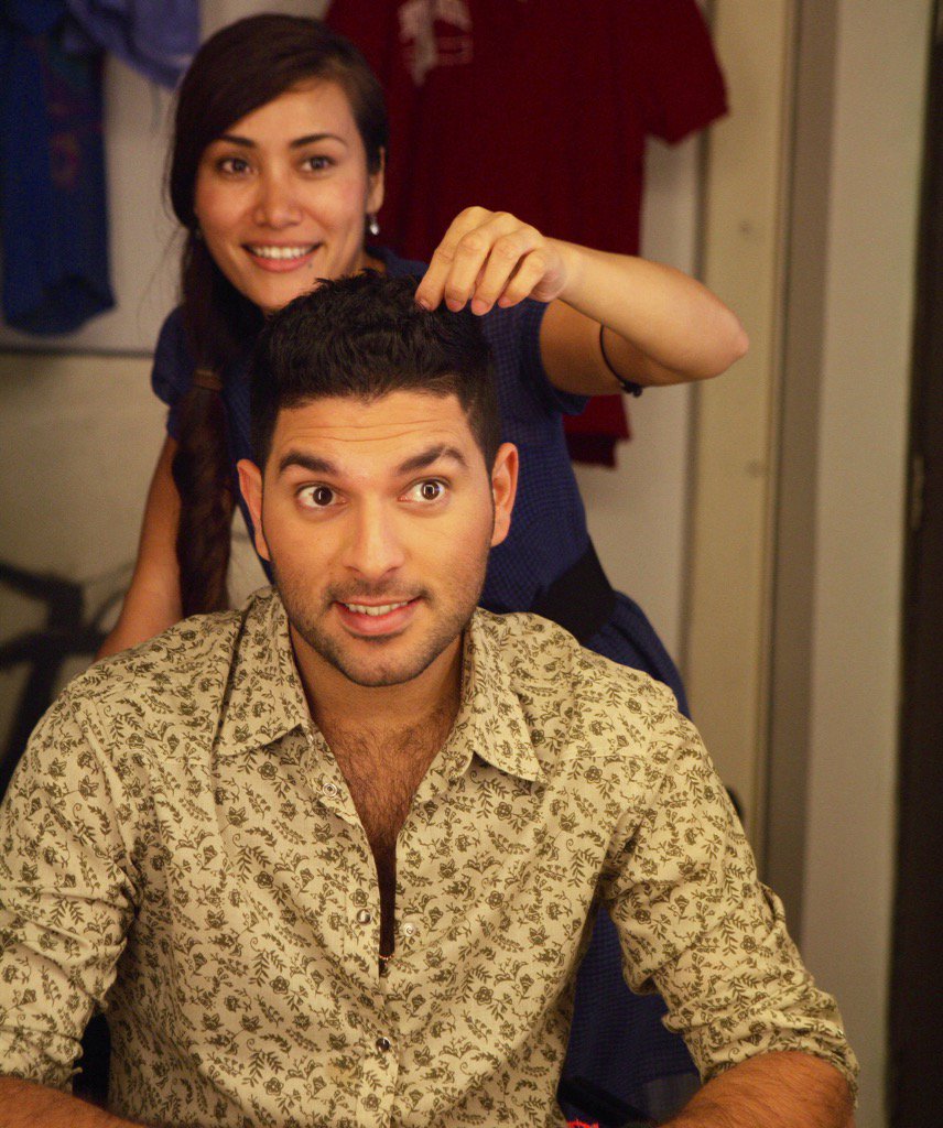 apeni_george's tweet photo. @YUVSTRONG12 Happy Birthday Dear YuvRaj.
You still look the same ..this pic is 24th August 2009
Lots of love https://t.co/v8TN0nfQ78