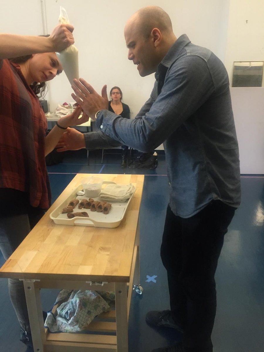 AlfoLoves's tweet photo. #cannoli making lessons #alfo59 #christianthom #laurencipoletti #daisywalker #behindthescenes #actorslife https://t.co/Hja3iiFWmi