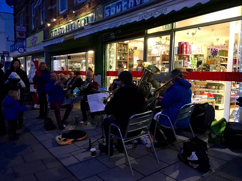 Bedminster_TT's tweet photo. The streets are alive with #festive spirit in #elfminster ahead of the parade https://t.co/vfnH3LB5Zv