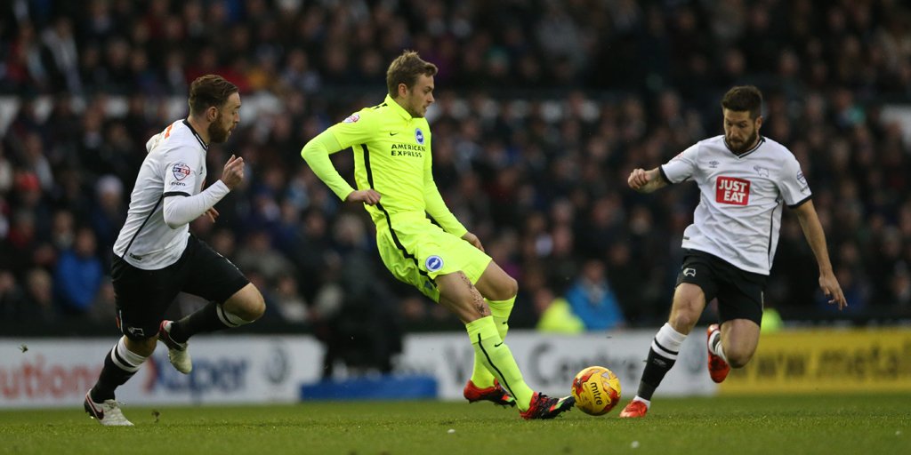 OfficialBHAFC's tweet photo. James Wilson cuts inside and plays a pass. #DCFCvBHA https://t.co/xZkNjDNS9e