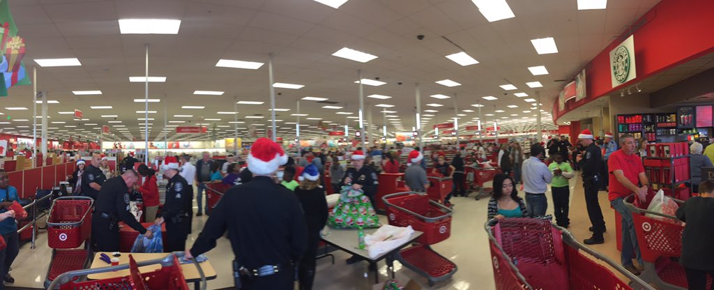 Lucy26289's tweet photo. Shop with a cop in Gastonia ❤️ #community #gastoniapolice @crowderabby1 @justinadamburns @NeelsTGT https://t.co/trNQtxL9Rl
