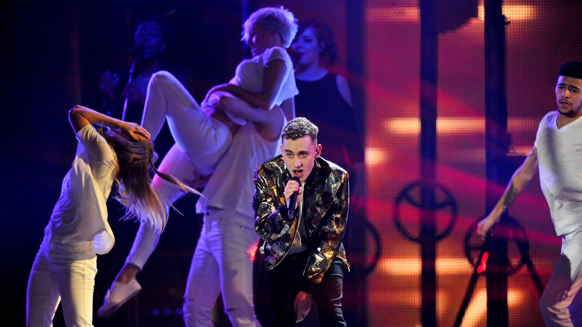 YearsScreencaps's tweet image. #BBCMusicAwards 2015 thumbnail