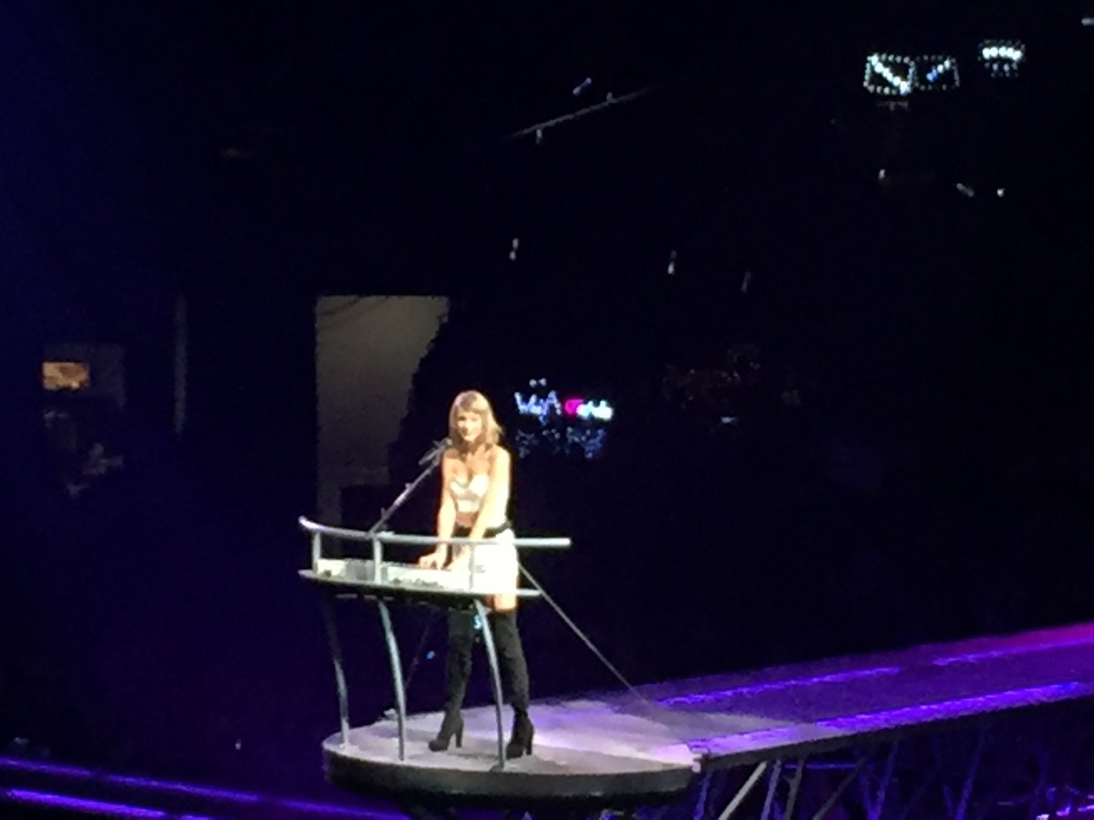 alltookarina's tweet photo. I was there, I remember it all too well. @taylornation13 #OhIRemember https://t.co/Uk5x8eR2bJ