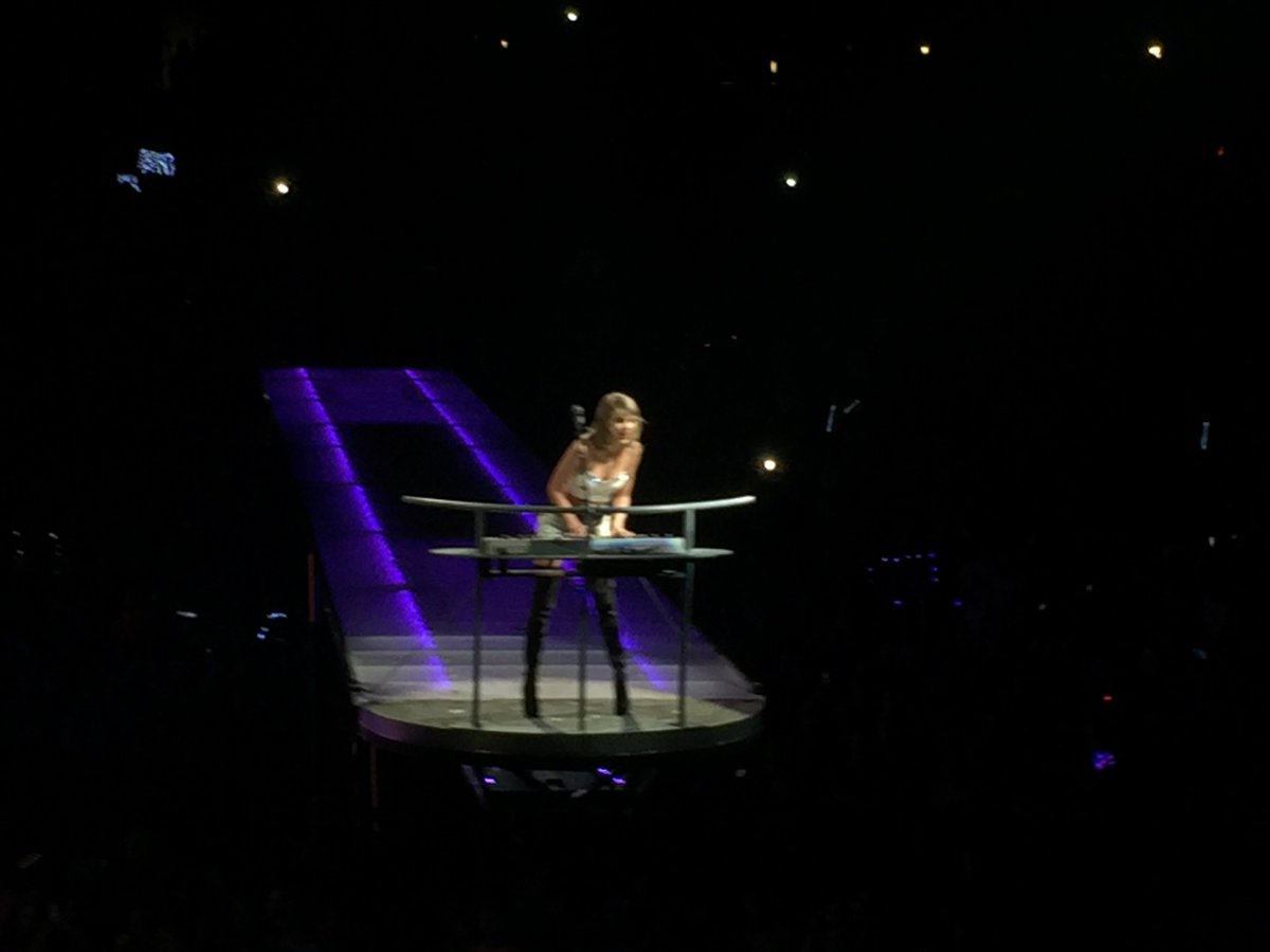alltookarina's tweet photo. I was there, I remember it all too well. @taylornation13 #OhIRemember https://t.co/Uk5x8eR2bJ