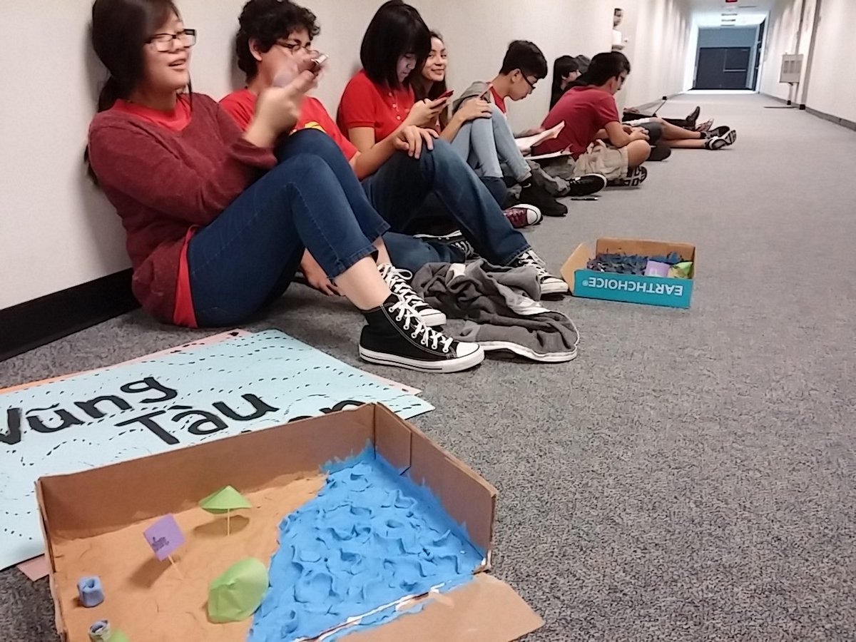 ODMSrobotics's tweet photo. Mustangs ready to present their Trash Trek Project @ODMSrobotics @AliefCTE @ODMSMustangs https://t.co/7f7LaGmzZ5