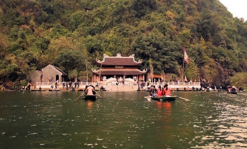 KiwiTour's tweet photo. #Perfumer_Pagoda- the most important religious sites of #Buddhism in #Vietnam, #Hanoi
https://t.co/ShZzgshf3A https://t.co/IoapOumatG